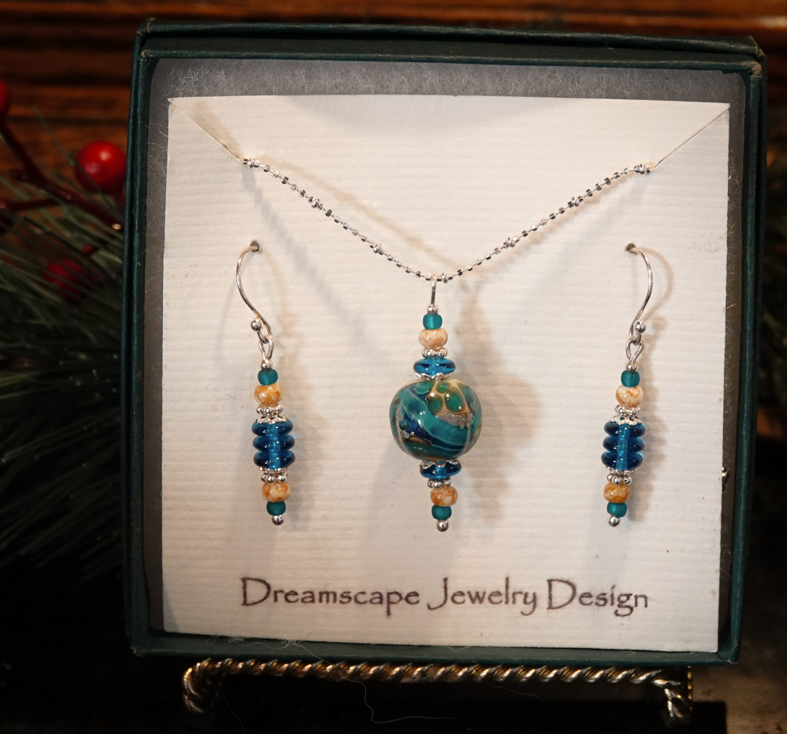 Golden Shadows Necklace Set