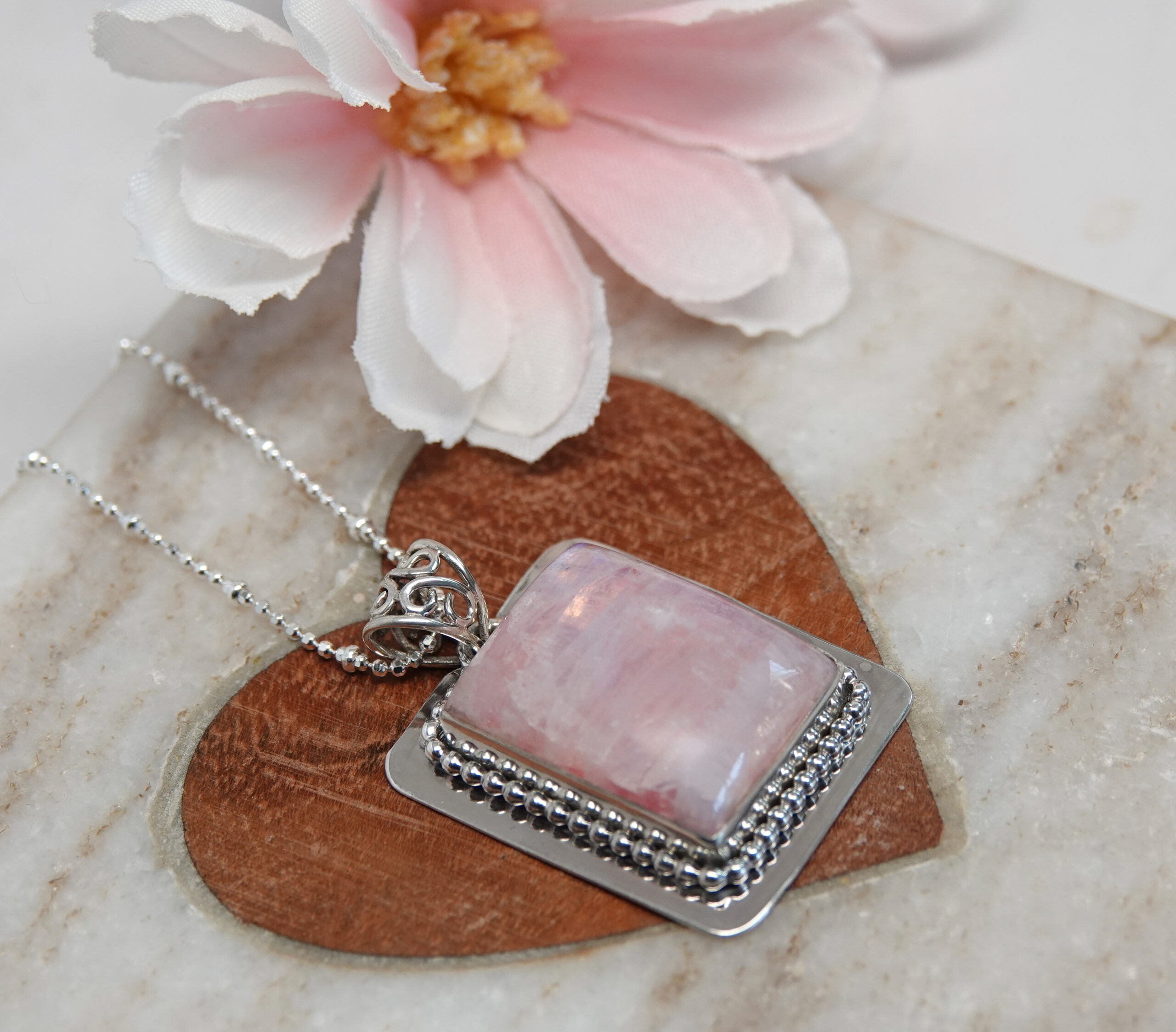 3D5561F0-AA02-431D-B4A2-419CE002DA58_1_201_a